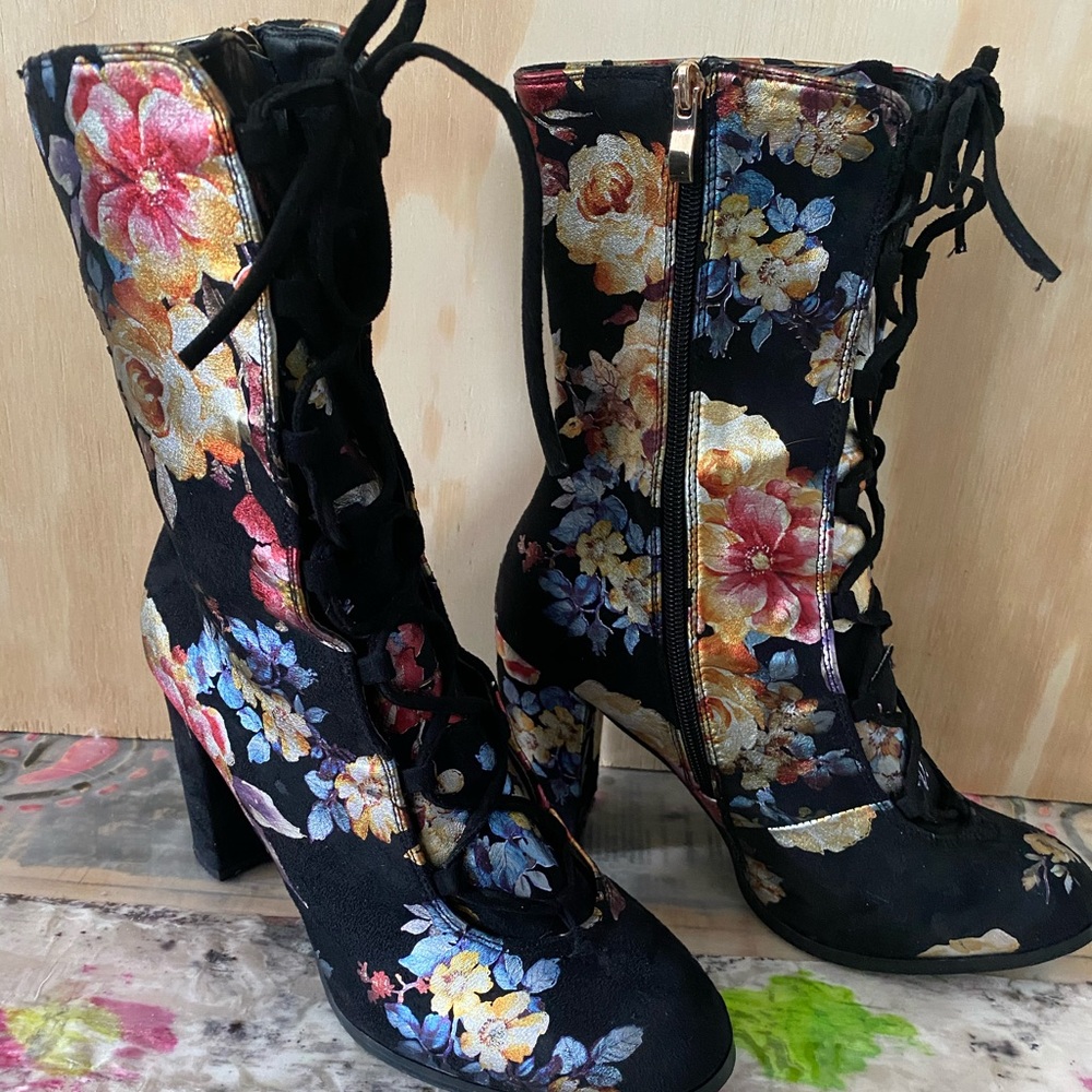 GC Hot Floral Mid - Calf Boots